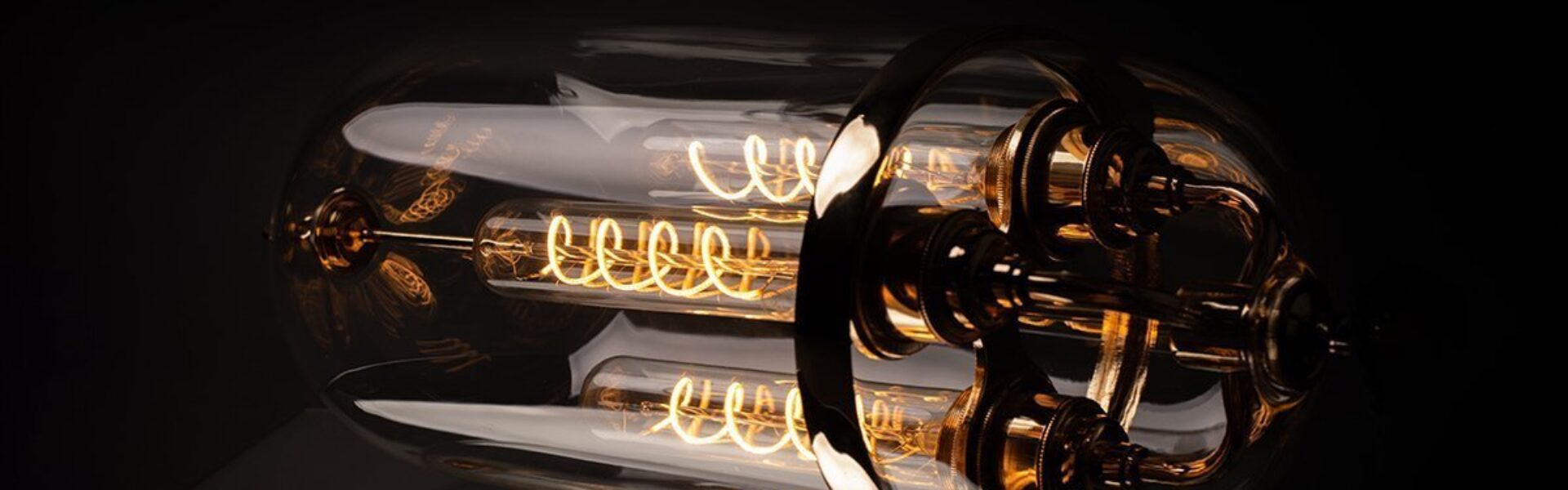 THE GOOD, THE BAD AND THE ECO: OUR ULTIMATE GUIDE TO CHOOSING THE RIGHT BULB