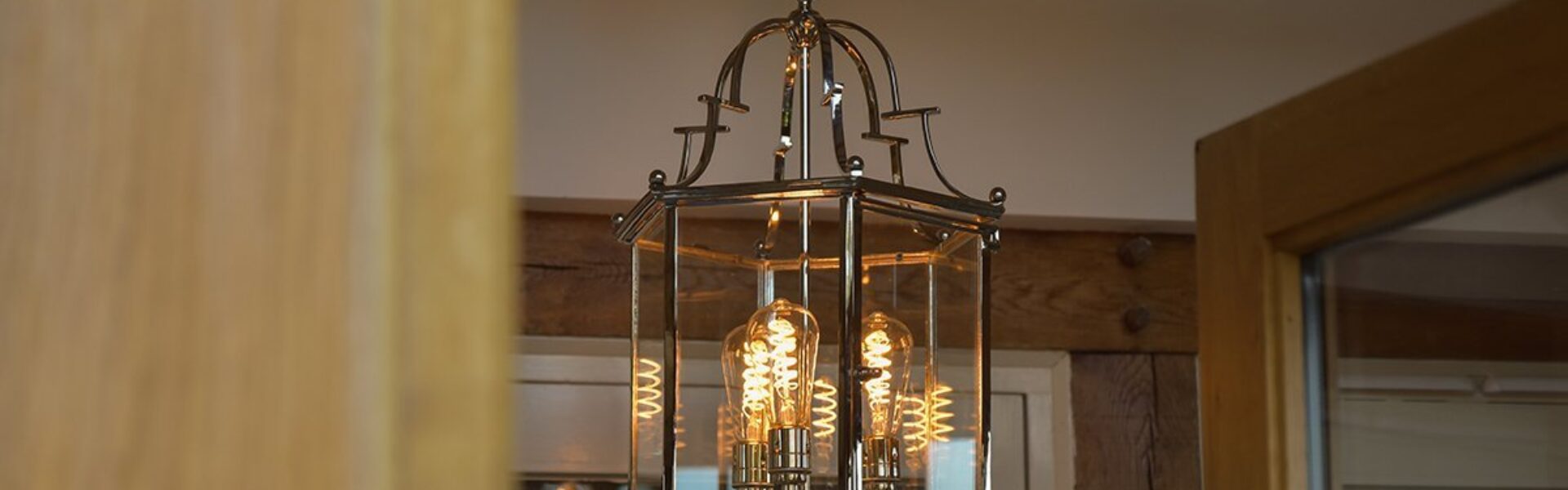 A MODERN TWIST ON A CLASSIC GEORGIAN HALL LANTERN