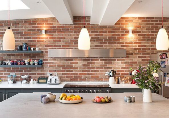 HOW TO PICK THE RIGHT PENDANT FOR YOUR KITCHEN ISLAND