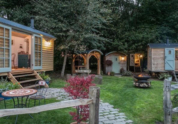 4 OUTDOOR LIGHTS YOU'LL WANT TO BRING INSIDE